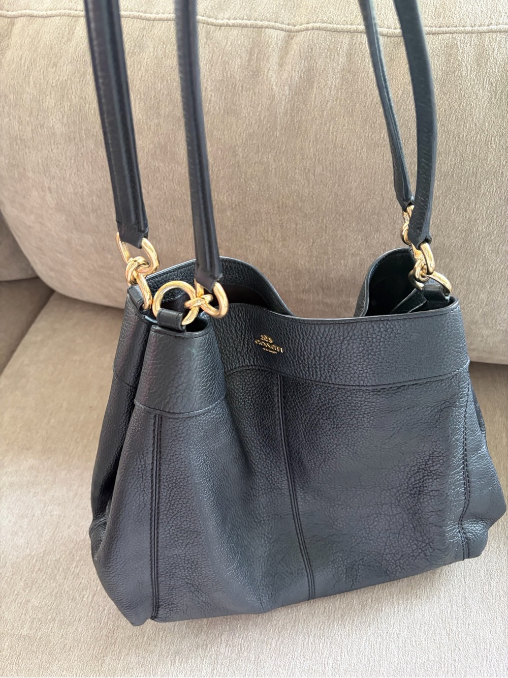 Coach Lexy Black Leather Shoulder Bag with Gold Hardware - Picture 4 of 16
